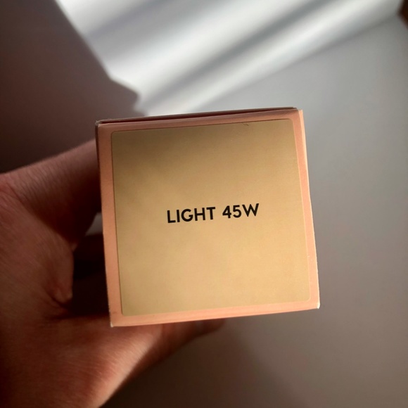 ColourPop Pretty Fresh Hyaluronic Hydrating Foundation - 45W - Picture 4 of 7